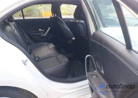 2020 Mercedes-Benz A 220 4Matic из США, поврежденный, VIN WDD3G4FB4LW041778